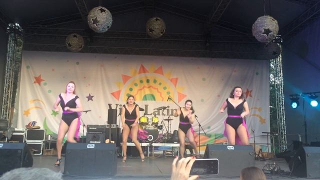 Танцевальная группа "Ahi_Nama Show" Bailarina