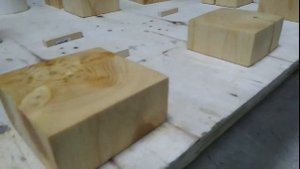 Брутальные часы из спилов бруса