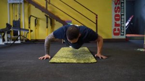 Отжимания со смещением тела в стороны