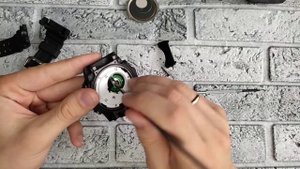Как поменять батарейку на спортивных часах G-Shock