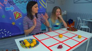 Играем едой в крестики нолики челлендж! одна против всех