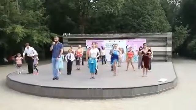 Сальса-флэшмоб в парке Фили 14.07.18 смотреть онлайн