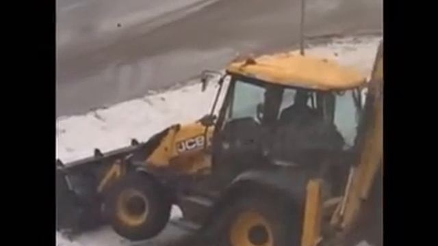 Трактор накатывает километры вместо уборки 15.2.2018 Ростов-на-Дону Главный смотреть онлайн