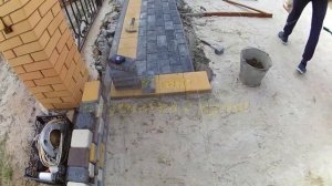 Укладка брусчатки на сырой раствор.