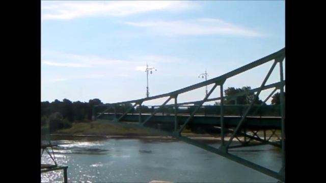 ВОЗДУШНЫЙ МОСТ В ЛИЕПАЕ смотреть онлайн