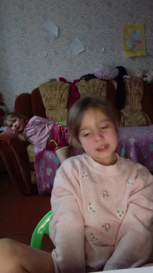 рисуем вместе Лерой рисунок маме на 8 марта💐