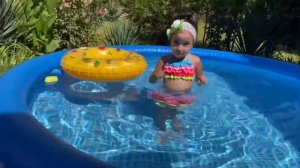 КУКУТИКИ | Песня про бассейн