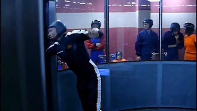 Ксюша и Таша в аэродинамической трубе