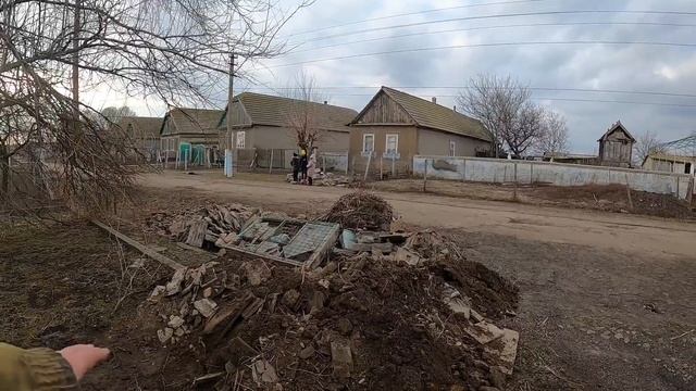 ЖИВУ ОДНА В ДЕРЕВНЕ/ УБОРКА ТЕРРИТОРИИ/ЖИЗНЬ В ДЕРЕВНЕ смотреть онлайн