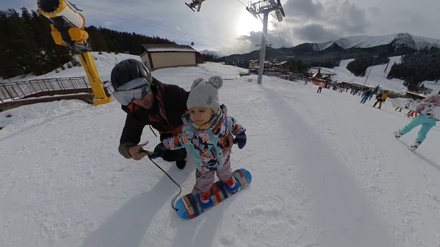 Архыз январь 2024, ребенок 2.5 года на сноуборде смотреть онлайн