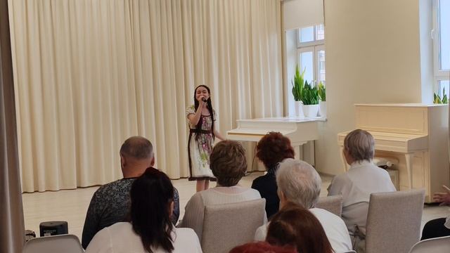Два сольди поёт Надирова Алиса