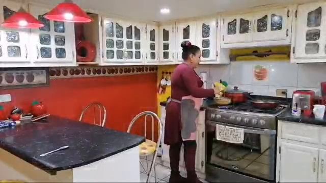 Pechugas Rellenas Con Una Rica Salsa De Champiñones смотреть онлайн