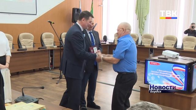 «Меньше снега зимой и воды весной!». Бердские работники ЖКХ отметили свой профессиональный праздник