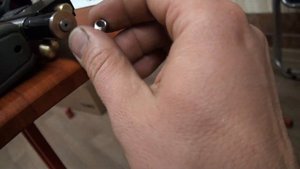 Газовая пружина ударника на ките "Крюгера"