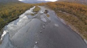 Хибины. На машине по реке. Вид с воздуха.