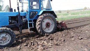 Готовим почву к посадке картофеля, самодельной фрезой на тракторе Мтз 82
