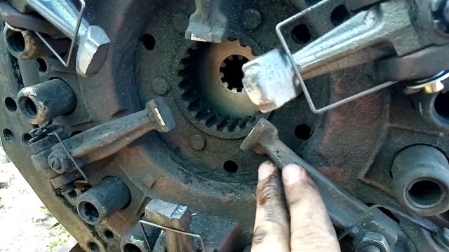 замена сцепления на тракторе т40 . смотреть онлайн