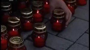 Челябинцы зажгли свечи памяти у монумента танкистам добровольцам