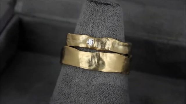 Оригинальные обручальные кольца из желтого золота с бриллиантом смотреть онлайн