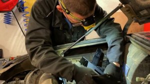 Установка компрессора Агрессор AGR-300K под капот УАЗа.