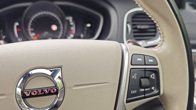 Варианты аудиосистем VOLVO V40, а так же про комплектный пульт... смотреть онлайн