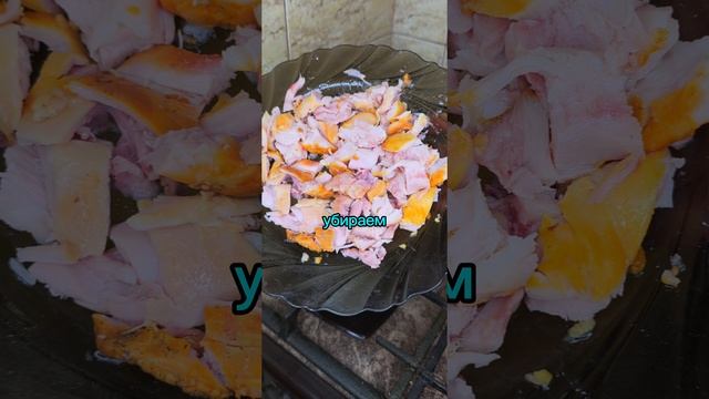 Сырный суп с зелёным горошком и копченой курицей