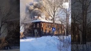 В Тюмени пожарные тушат барак | 72.RU