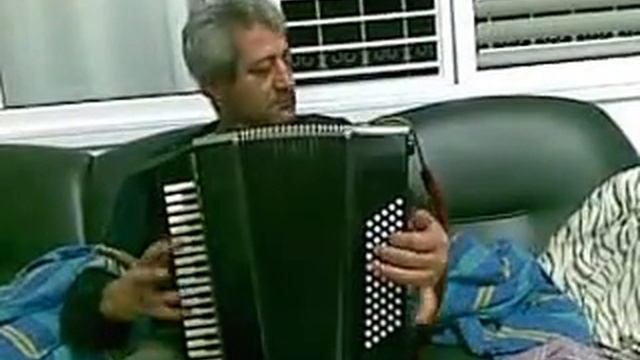 Славик играет на гармошке 3 смотреть онлайн