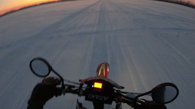 Зимнее эндуро на Ataki S003. Река Самара смотреть онлайн