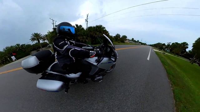 Riding my BMW R1200RT from Sisters Creek to Alimacani Park on A1A. Insta360 One X2 Camera. 21 May 2 смотреть онлайн