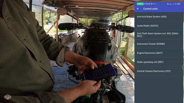 BMW R1200GS Part 4- SERVICE RESET - FAULT CODES- MOTOSCAN 100000 km Service - Hexhead смотреть онлайн