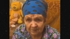 Бабка срет летом под балконом