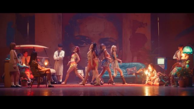 LE SSERAFIM Smart смотреть онлайн