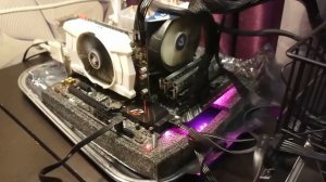 Как включить комп отверткой? Шок!