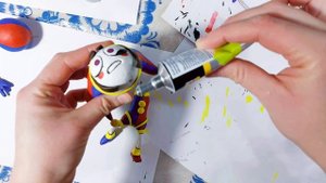 ВПЕРВЫЕ леплю из ДЕРЕВЯННОЙ глины! Фигурка Помни своими руками + ДЖЕКС | Удивительный Цифровой Цирк