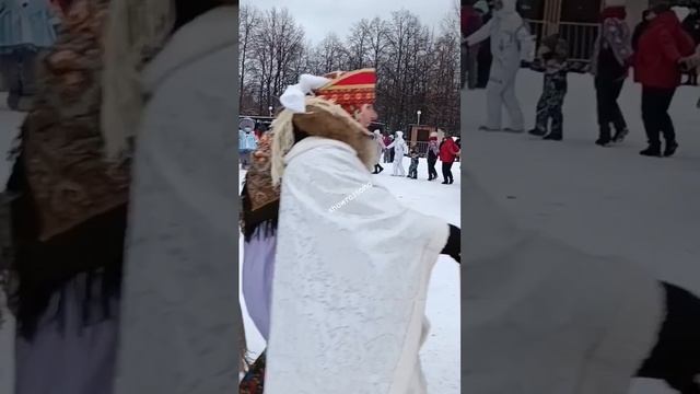 С Новым Годом!С Новым счастьем!Из сквера Тольятти#shorts-YOUTUBE