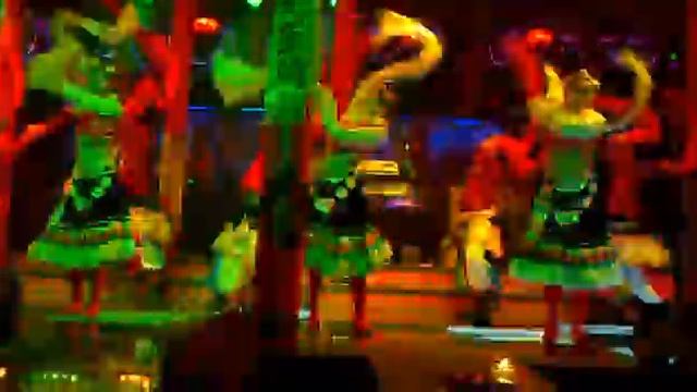Some ethnic dancing at a Lijiang bar