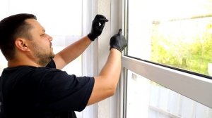Ремонтируем окно с помощью клея-герметика линейки TYTAN Professional Eurowindow