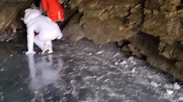 Лёд байкала, сосульки, острова. 28.02.2024г. смотреть онлайн