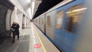Поезд Ока на Савеловской (БКЛ)