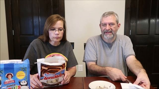 Little Debbie Panda Mini Donuts & Hostess Donettes Caramel Chocolate Mini Donuts Review