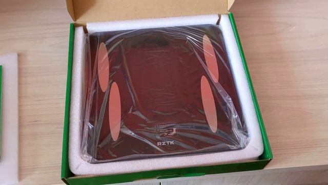 Распаковка Смарт-весов RZTK BS 180BT Black с ROZETKA смотреть онлайн