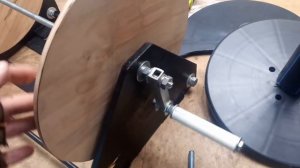 Катушка, для наматывания шнура с флажками...Охотники поймут...