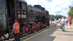 Скорый № 189 СПб – Осташков. Пригородный поезд из Бологое и паровоз. Осташков железнодорожный