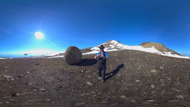 North Pole: Glaciologist Colin Souness talks about Stone Geospheres on Champ Island (360° VR) смотреть онлайн