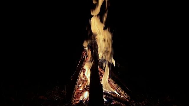 Пламя Костра и Треск поленьев 1,5 h. Горящий огонь с языками пламени смотреть онлайн