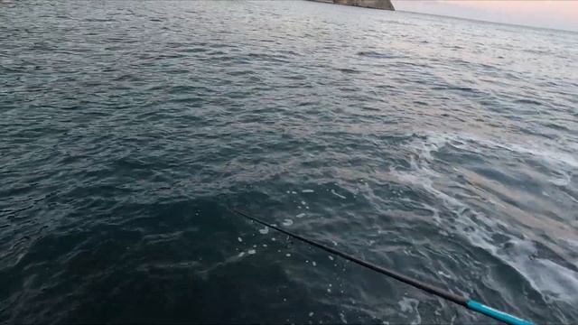 Рыбалка с берега в Утесе: Что мы поймали на закате? смотреть онлайн