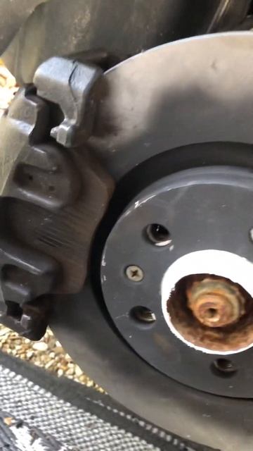 How to replace front brakes on a Beetle 2.5 convertible #vagcars #beetle #brakesystems смотреть онлайн