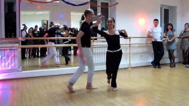 Salsa Show (Cuban Salsa) - Michael Sukharev & Helena Samoroka  (Salsa Club Dnepr) 2013 смотреть онлайн