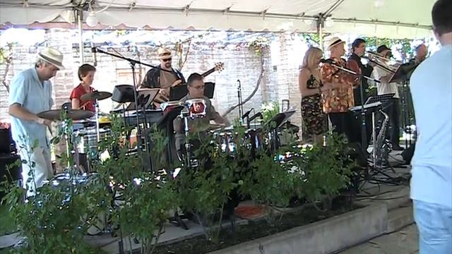 'Cucula' by Salsa Brava .. смотреть онлайн